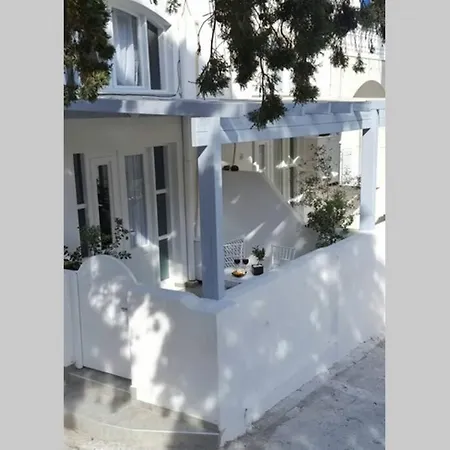 Somnium A Newly Renovated House In * Kamari (Santorini)