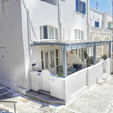 Somnium A Newly Renovated House In * Kamari (Santorini)