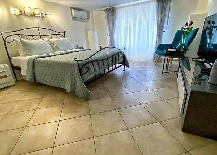 Somnium A Newly Renovated House In Holiday home