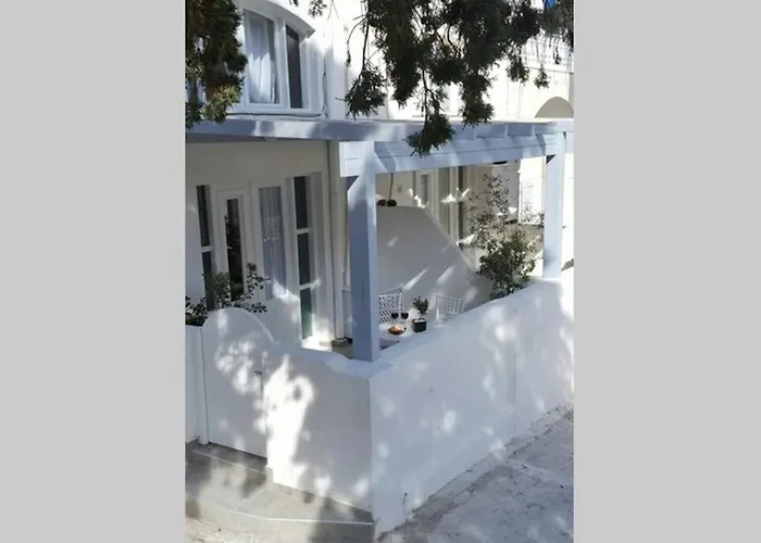 Somnium A Newly Renovated House In * Kamari (Santorini)